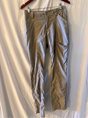 Duluth women’s Stretch Khaki Pants